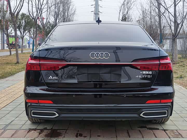Фото 7 - Audi A6L