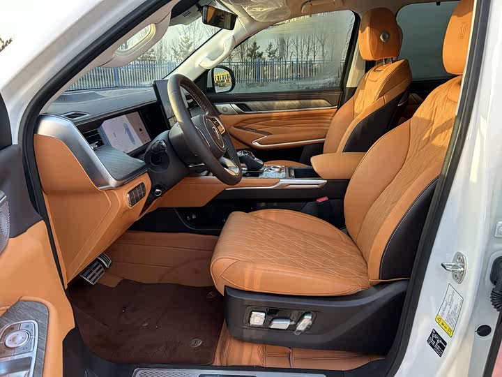 Фото 7 - Tank 500 Hybrid