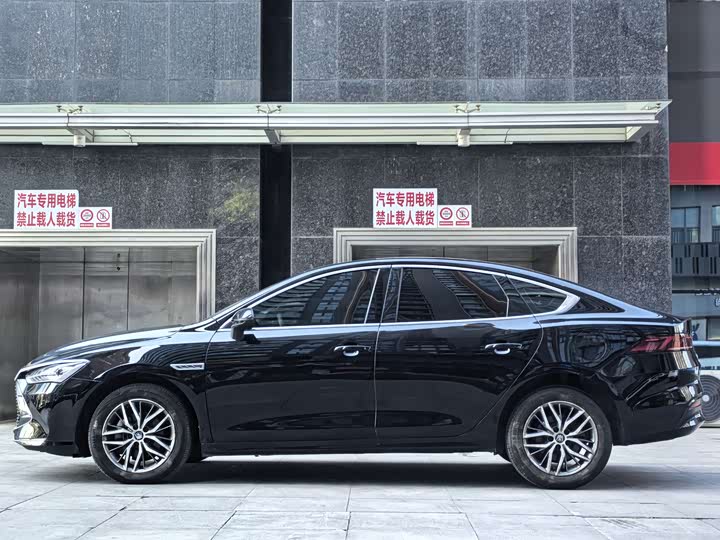 Фото 3 - BYD Qin Plus