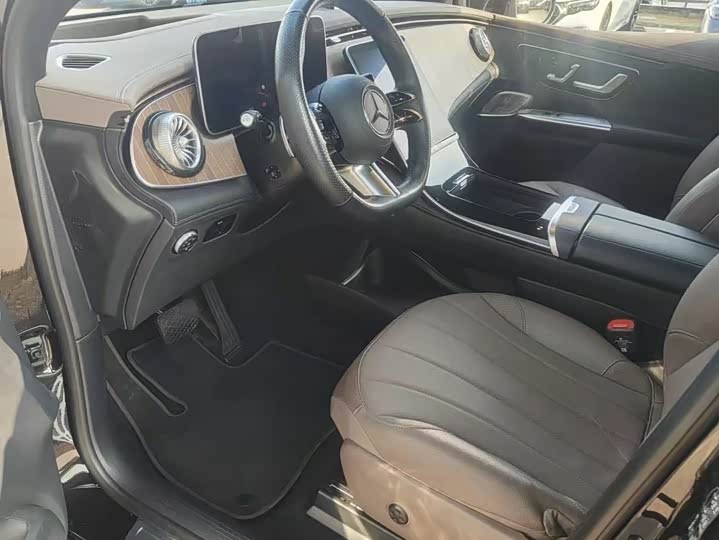 Фото 4 - Mercedes-Benz EQE SUV