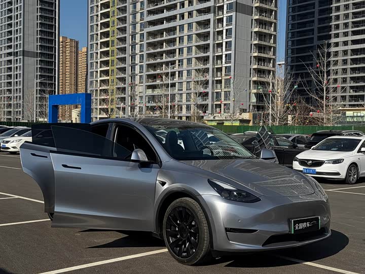 Фото 1 - Tesla Model Y