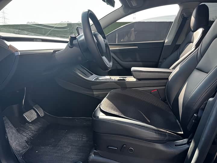 Фото 3 - Tesla Model Y