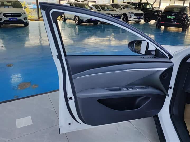 Фото 7 - XPeng Mona M03