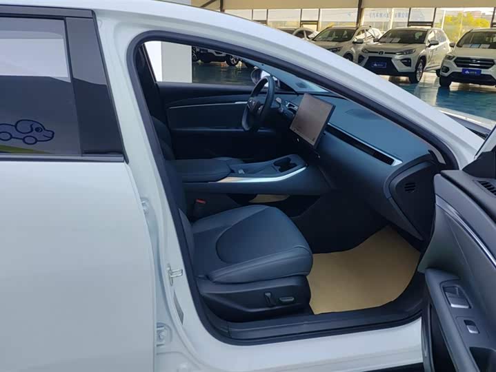 Фото 8 - XPeng Mona M03