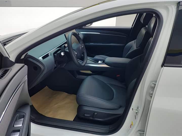 Фото 9 - XPeng Mona M03