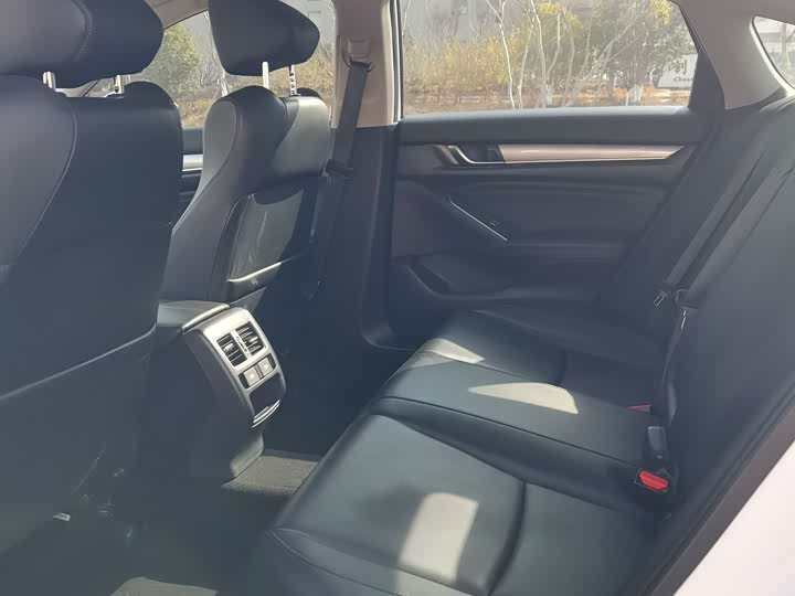 Фото 5 - Honda Accord