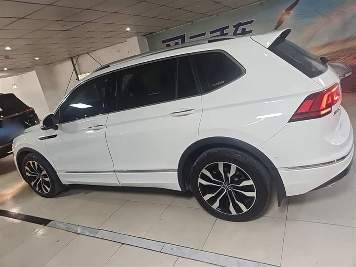 Фото 5 - Volkswagen Tiguan L Pro