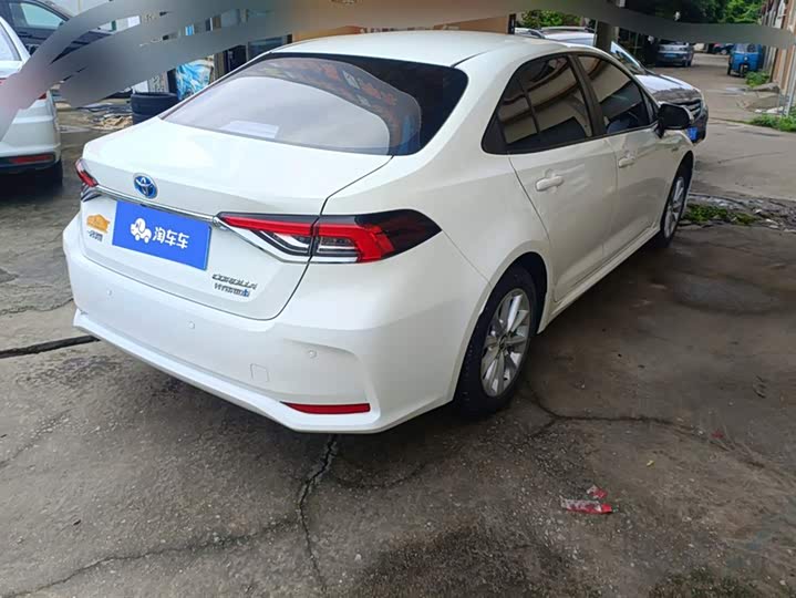 Фото 3 - Toyota Corolla