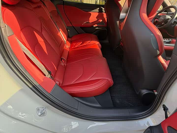 Фото 9 - Xiaomi SU7