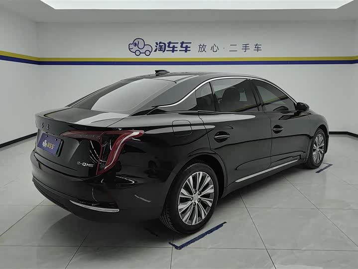 Фото 3 - Hongqi E-QM5