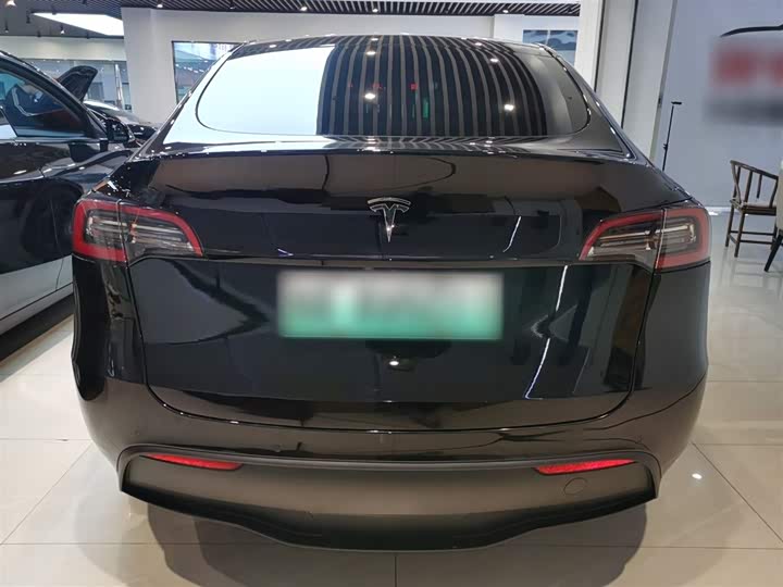 Фото 6 - Tesla Model Y