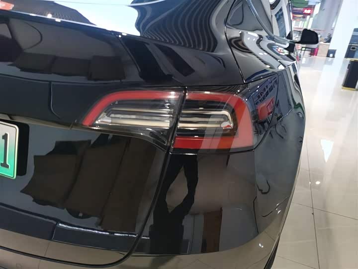 Фото 8 - Tesla Model Y