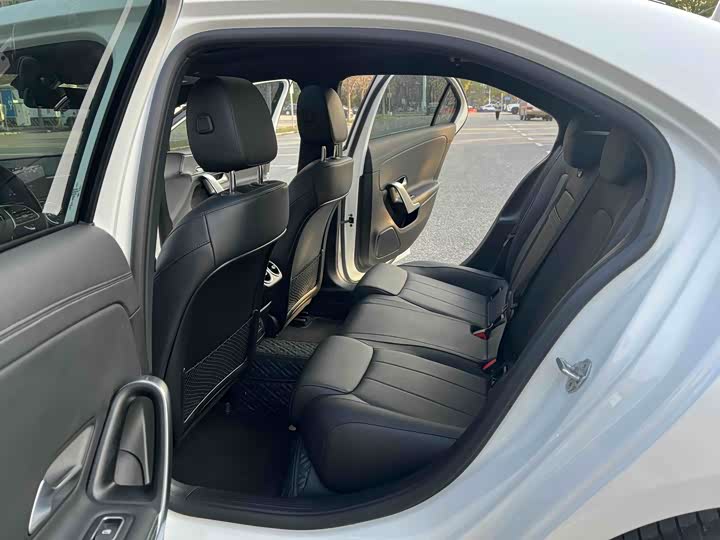 Фото 8 - Mercedes-Benz A-Class