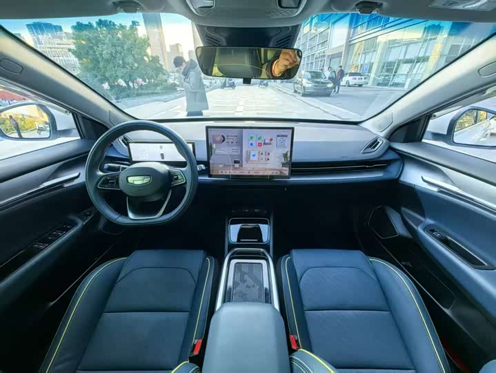 Фото 8 - Geely Geometry G6