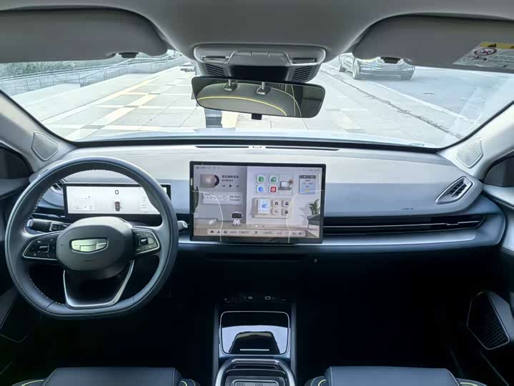 Фото 9 - Geely Geometry G6