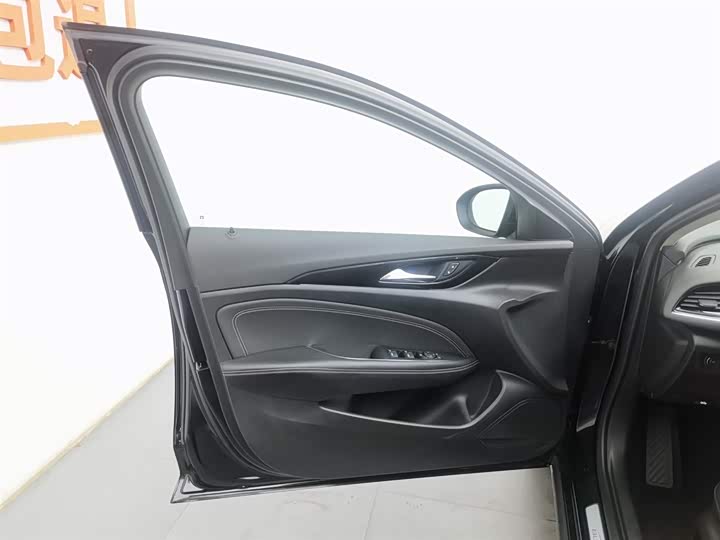 Фото 8 - Buick Regal