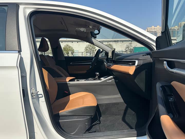 Фото 4 - Geely Emgrand