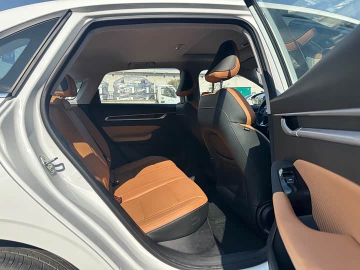 Фото 5 - Geely Emgrand