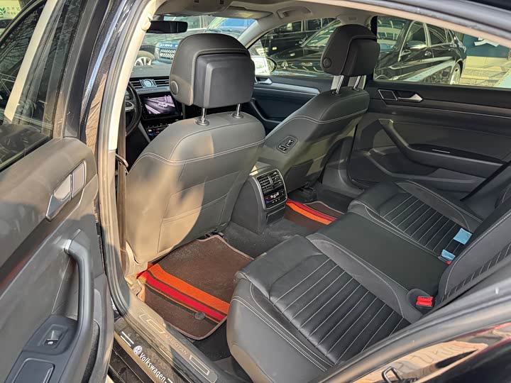 Фото 5 - Volkswagen Magotan