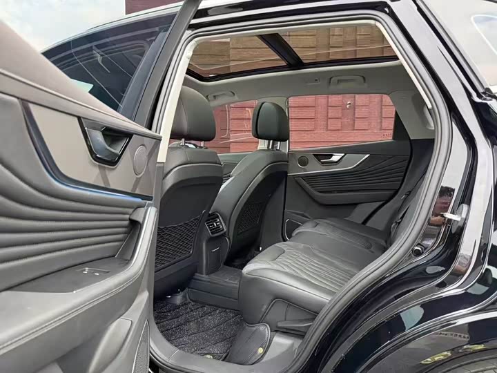 Фото 6 - Hongqi HS5