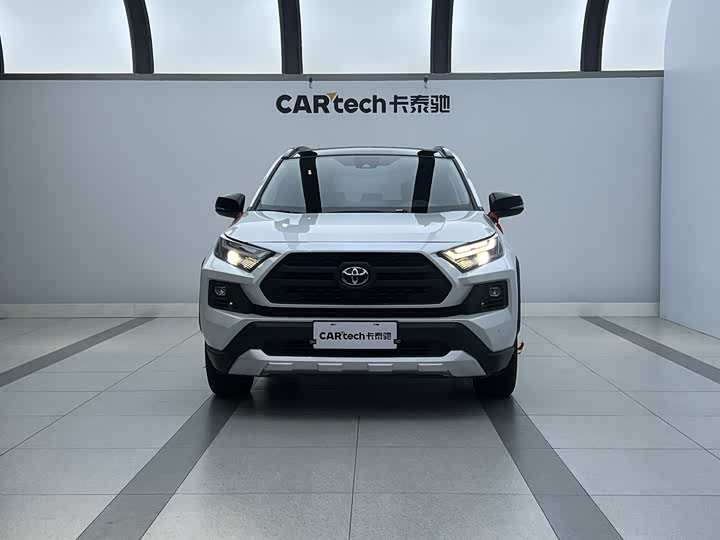 Фото 2 - Toyota RAV4