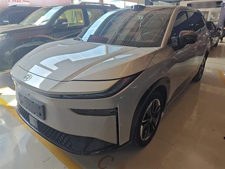 Фото 2 - Toyota bZ3X