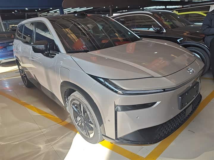 Фото 4 - Toyota bZ3X