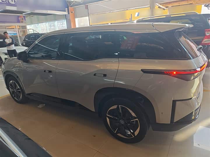 Фото 5 - Toyota bZ3X