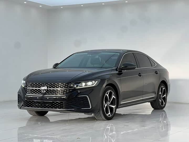 Фото 1 - Volkswagen Passat