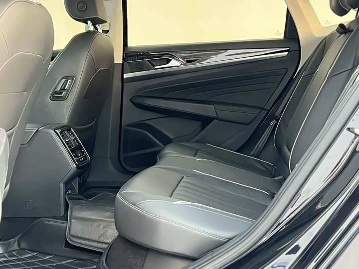 Фото 3 - Volkswagen Passat