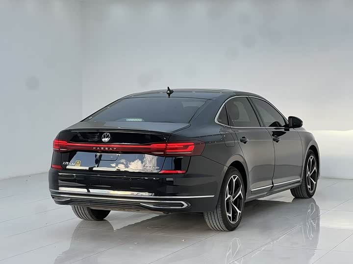 Фото 9 - Volkswagen Passat