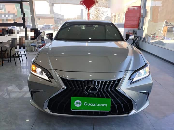 Фото 3 - Lexus ES