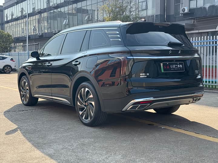 Фото 6 - Hongqi HS7 Hybrid