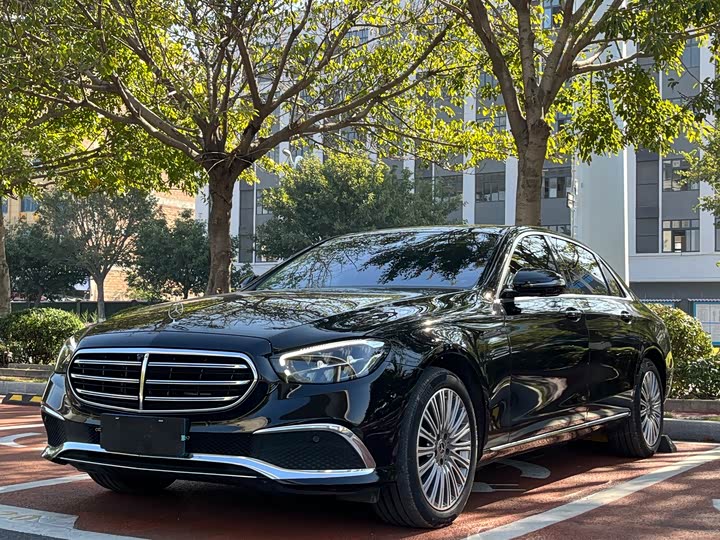 Фото 1 - Mercedes-Benz E-Class