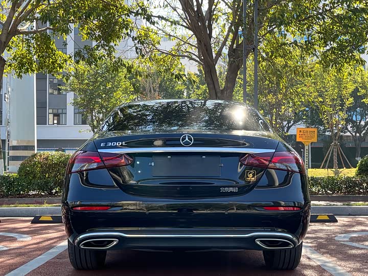 Фото 8 - Mercedes-Benz E-Class