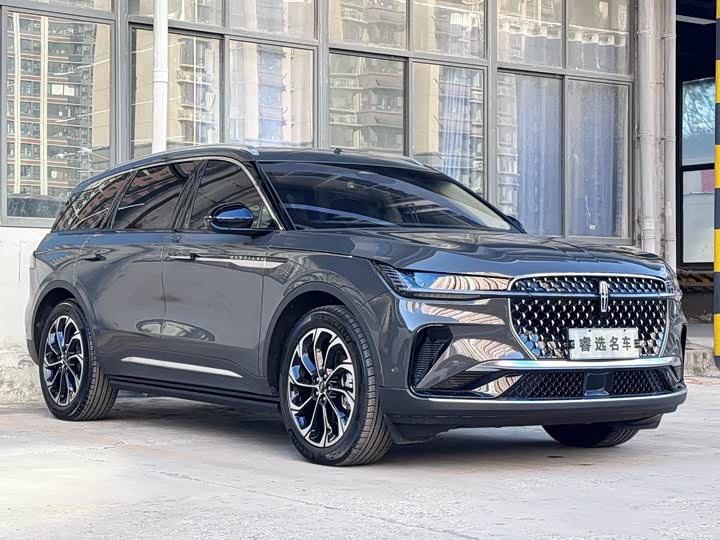 Фото 3 - Lincoln Nautilus