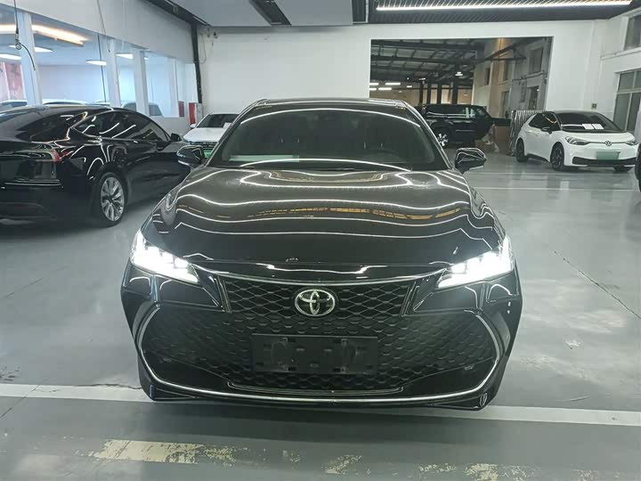 Фото 3 - Toyota Avalon