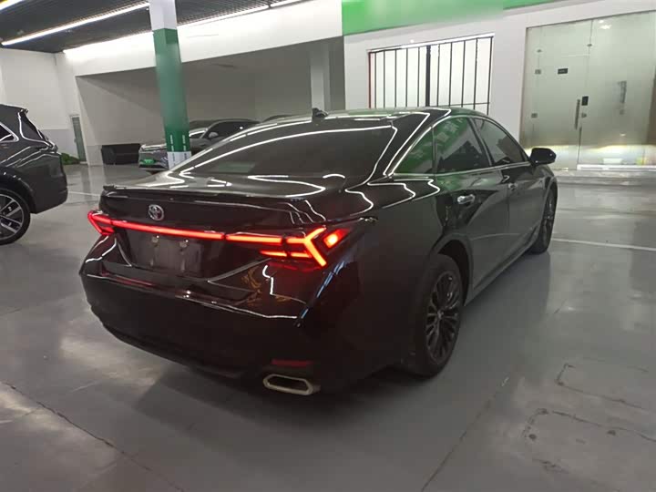 Фото 7 - Toyota Avalon