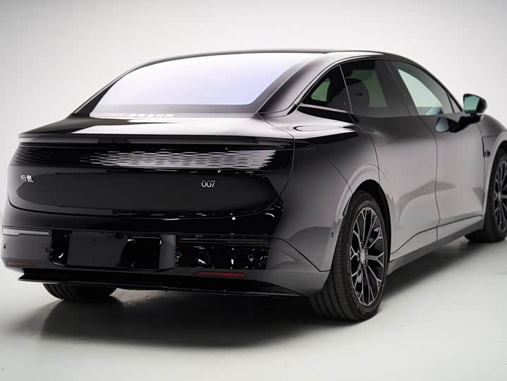 Фото 6 - Zeekr 007