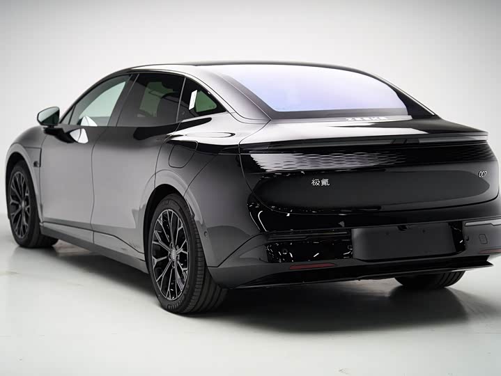 Фото 8 - Zeekr 007