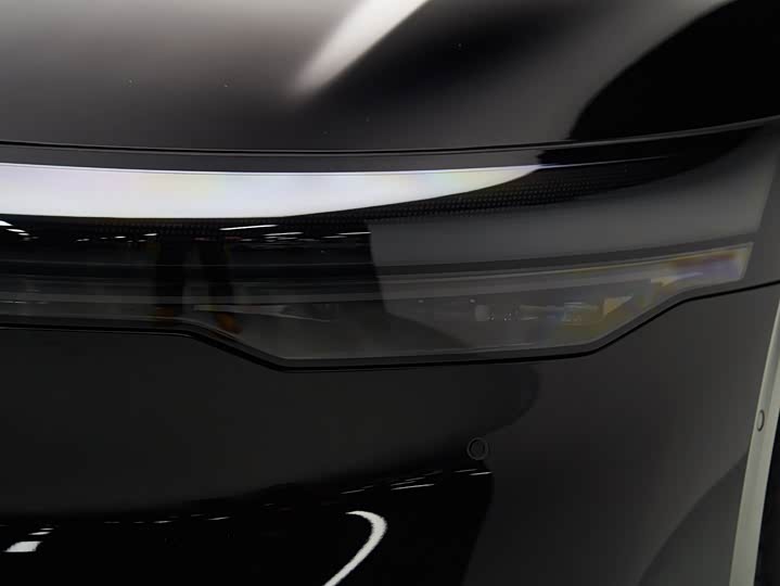 Фото 9 - Zeekr 007