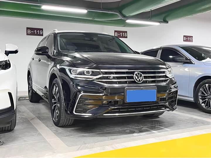 Фото 3 - Volkswagen Tiguan L Pro