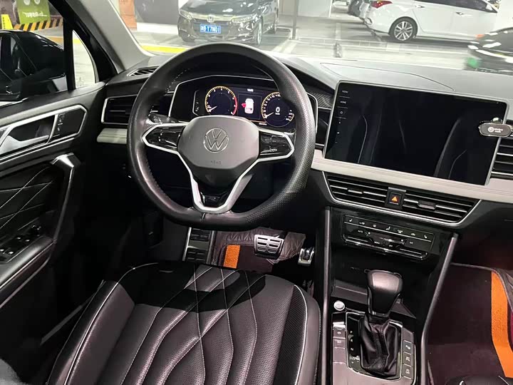 Фото 5 - Volkswagen Tiguan L Pro