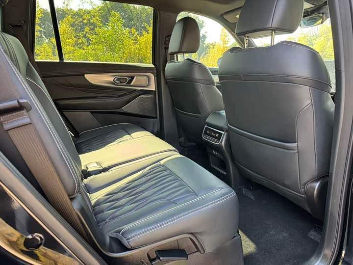 Фото 9 - GAC Trumpchi GS8