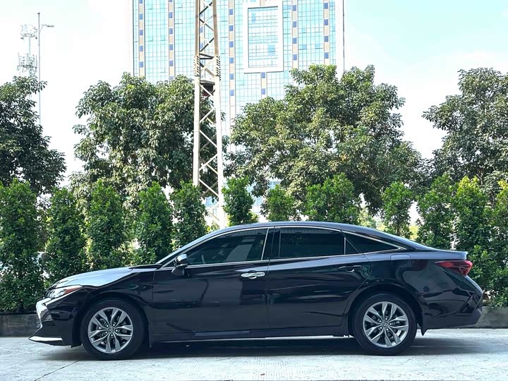 Фото 3 - Toyota Avalon