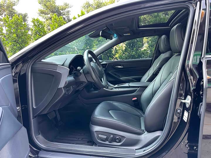 Фото 4 - Toyota Avalon