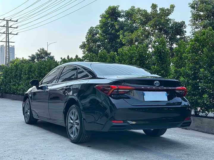 Фото 6 - Toyota Avalon