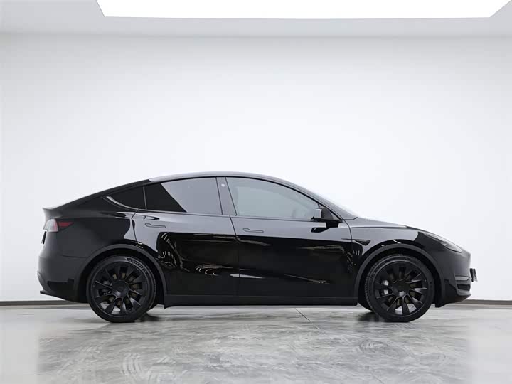 Фото 6 - Tesla Model Y