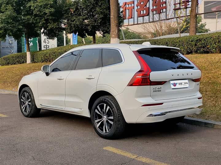 Фото 4 - Volvo XC60