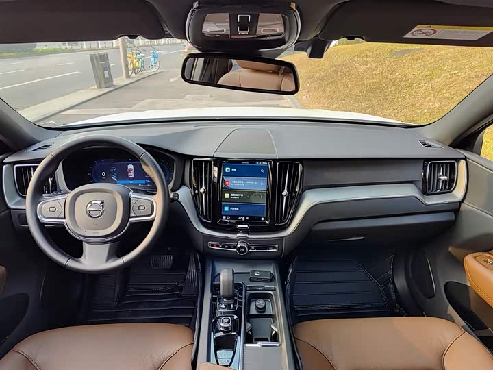 Фото 6 - Volvo XC60